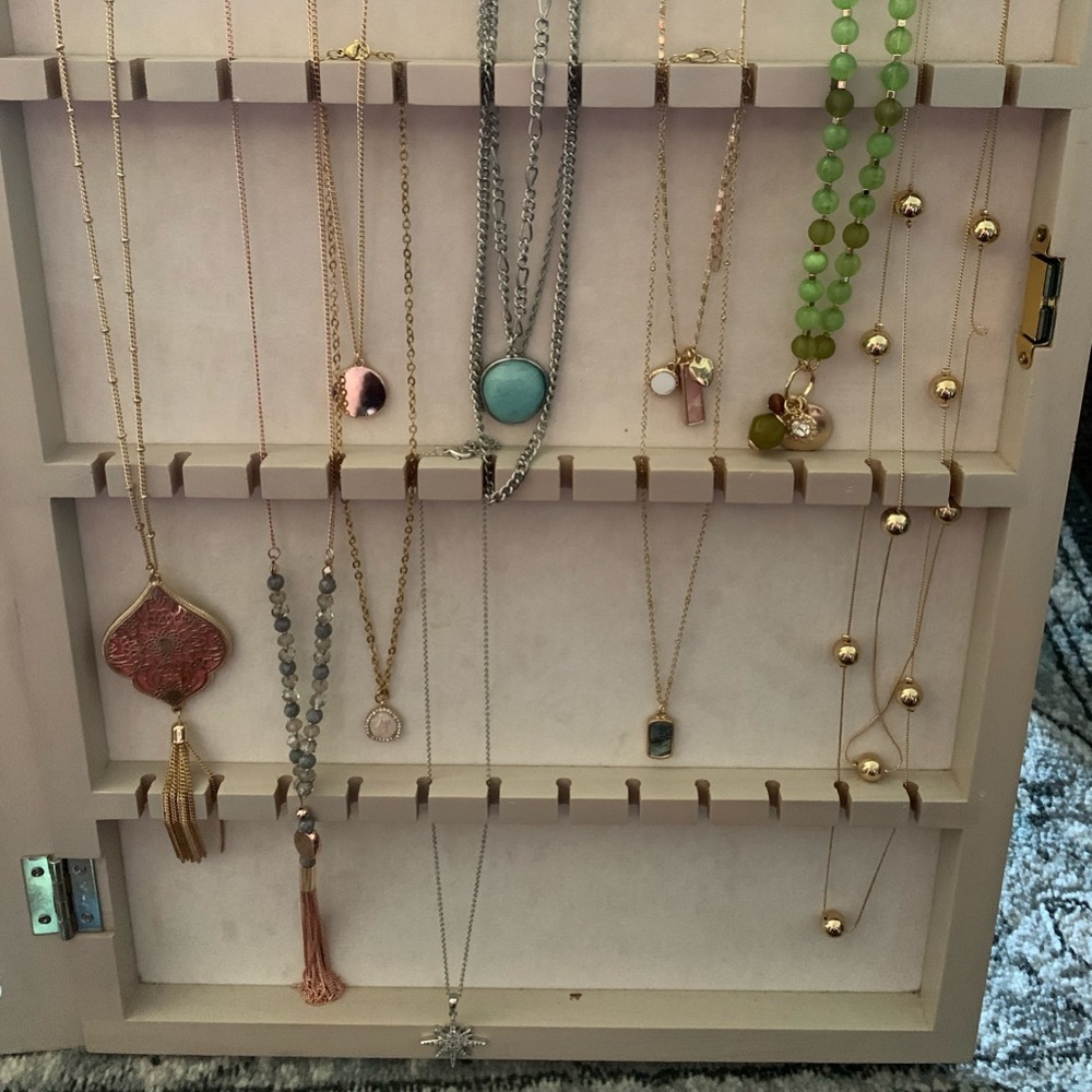 Jewelry - Picture 5 of 8